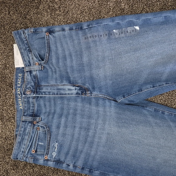 NWT American Eagle Super High-Rise Destroyed Flare Jeans Size 12 Short - Picture 2 of 9